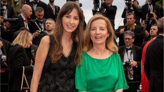 GALA VIDÉO - EXCLU - Beaucoup de douleur et de tristesse : Clémence, la fille de Jean Rochefort, donne des nouvelles de sa mère