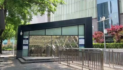 Chine: reprise du travail a minima à Pékin sur fond de Covid