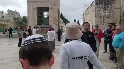 Yahudi yerleşimcilerden Mescid-i Aksa'da bayrak provakasyonu