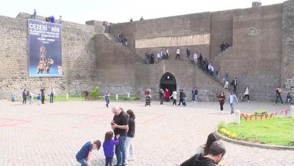DİYARBAKIR - "Cezeri'nin Olağanüstü Makineleri Sergisi"ni bayramda 24 bin kişi gezdi