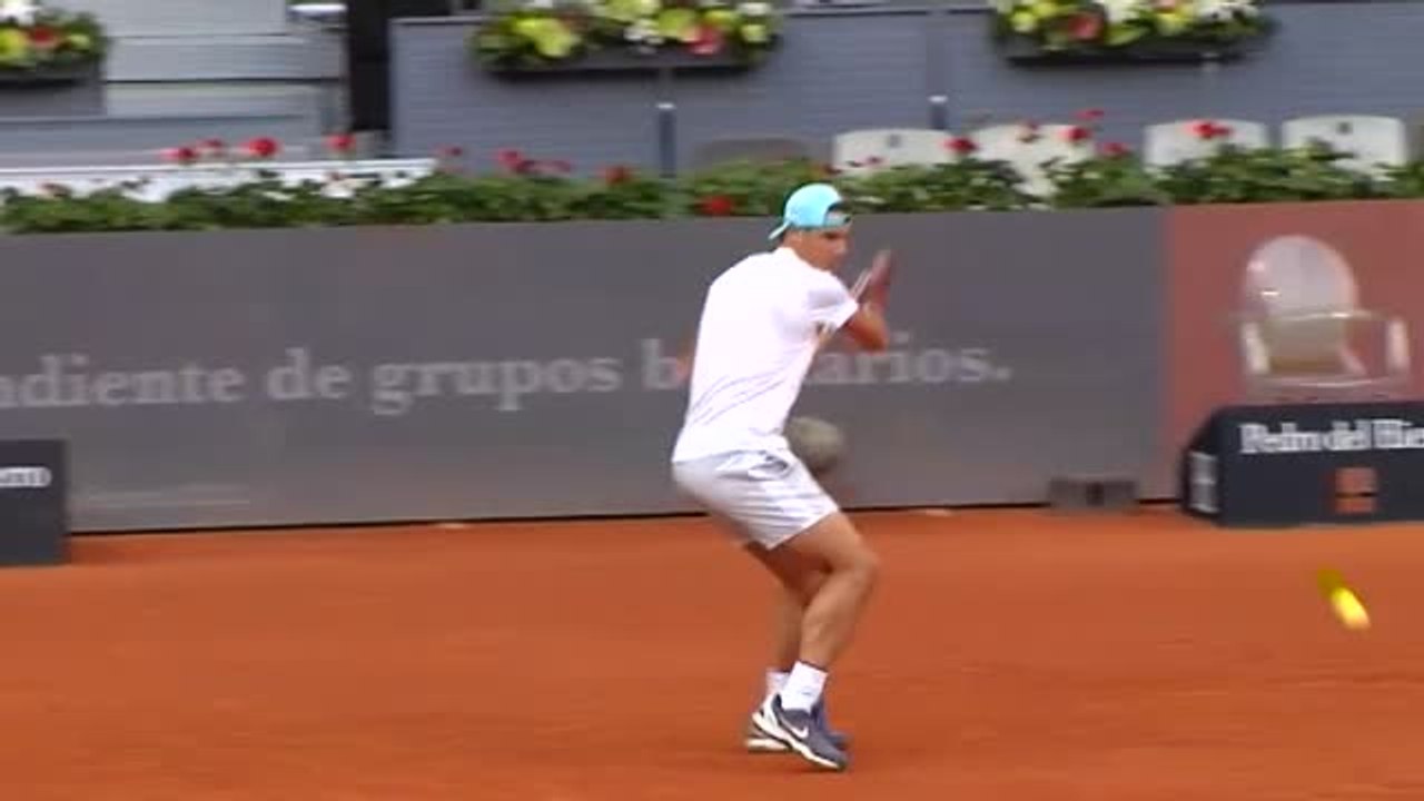 Rafa Nadal entrena en la Caja Mágica