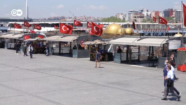 Почему россияне уезжают в Стамбул и кто им помогает в Турции (28.04.2022)