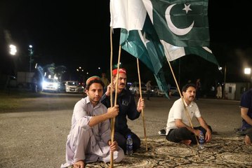 İSLAMABAD - Eski Pakistan Başbakanı Han'dan Kadir Gecesi'nde "özgürlük" için dua çağrısı