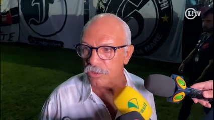 Скачать видео: Júnior comparece em homenagem para Roberto Dinamite em São Januário e diz que a rivalidade ficou no passado