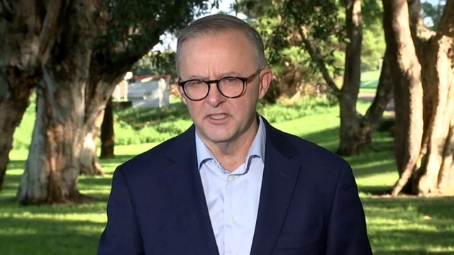 Labor leader rejoins campaign trail after COVID isolation