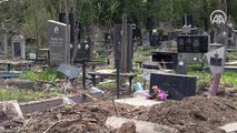 Hava saldırılarında vurulan Miske mezarlığı, Ukrayna-Rusya savaşının izlerini taşıyor