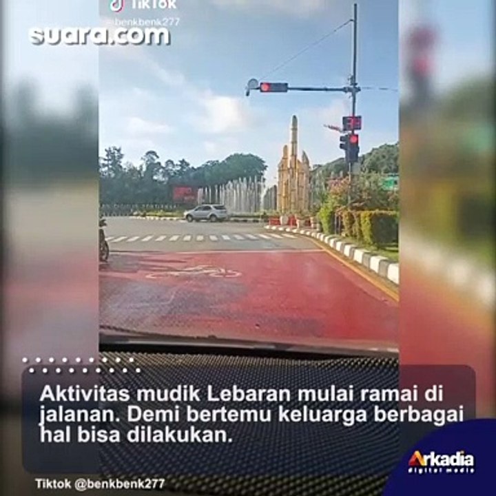 Semua Diangkut, Pemudik Ini Bawa Motor ke Atas Mobil SUV, Netizen Makin Solfok: Itu Mudik Atau Mau Pindahan?