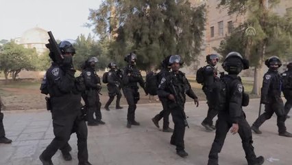 İsrail polisi, baskın düzenlediği Mescid-i Aksa'dan çekildi