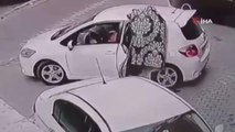 Bir kadının sokağa astığı halısı, arabalı iki hırsız tarafından böyle çalındı