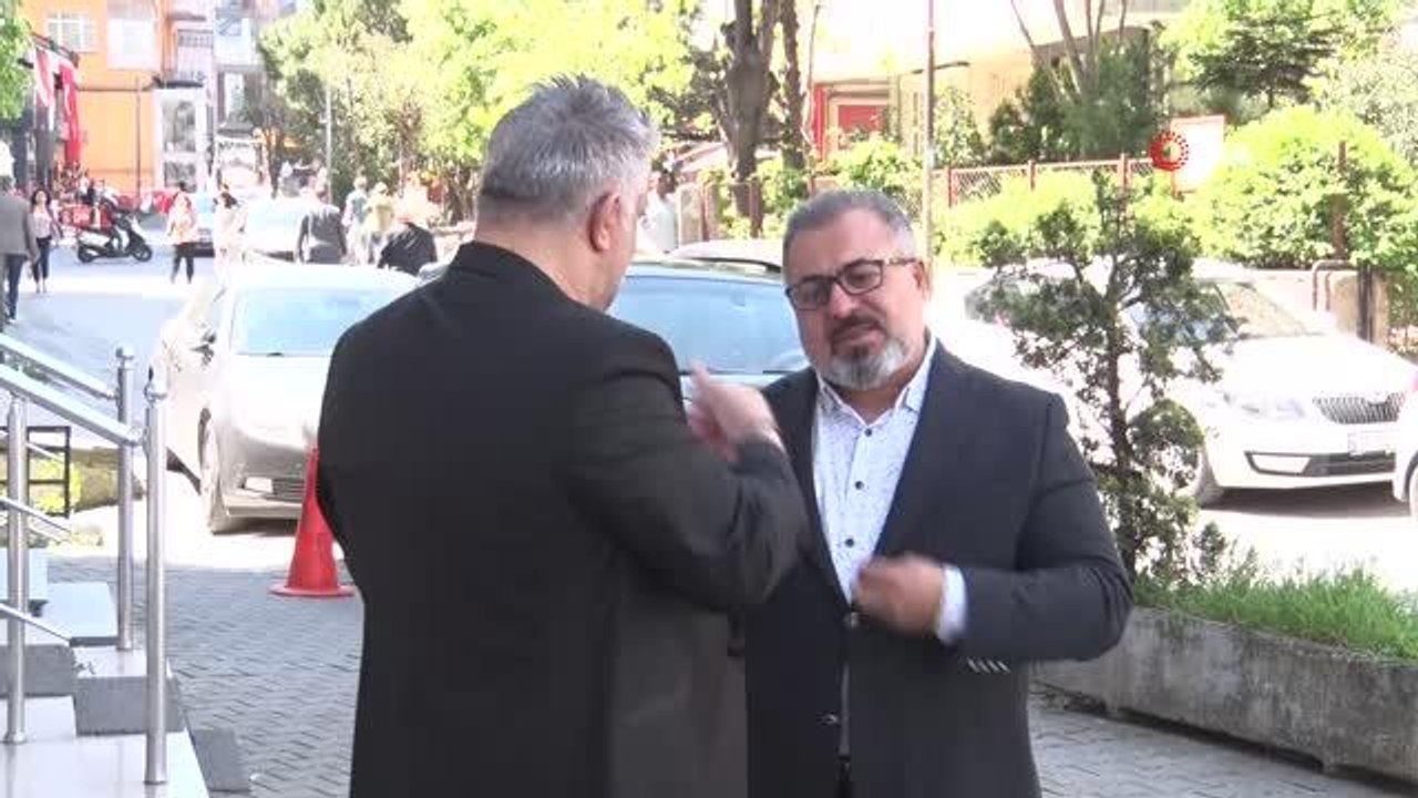 Ünlü Türk Halk Müziği Sanatçısı Delen. emniyet sayesinde dolandırılmadan kurtulduğu olay sonrası vatandaşları uyardı