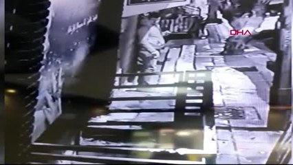 SULTANGAZİ'DE DUVAR DELİP HIRSIZLIK YAPTI SELAMLAŞIP AYRILDI