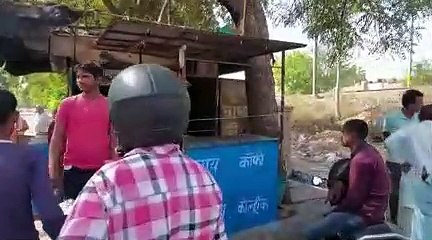 डेयरी बूथ में लगी आग, जिंदा जल गया युवक