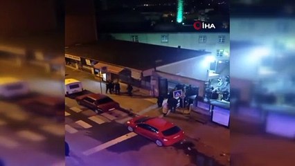 Cami avlusunda şoke eden olay! Cenazeyi bırakıp kavga ettiler