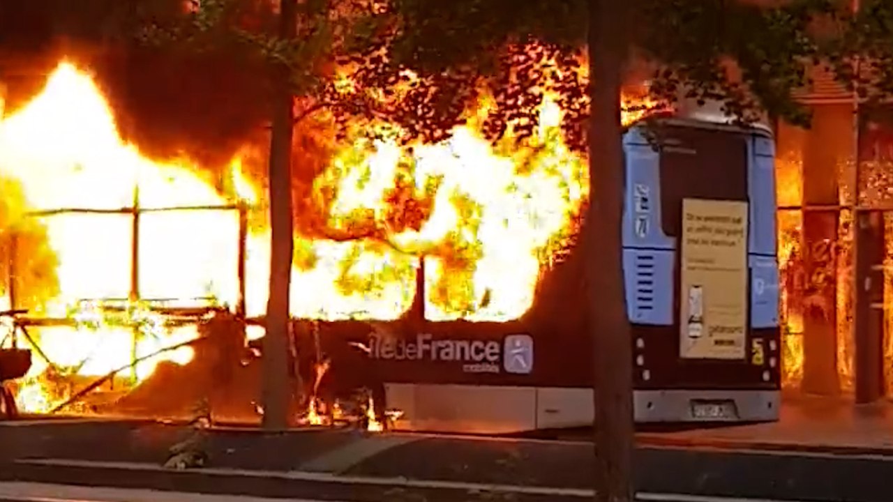 Paris : un bus électrique de la RATP prend feu dans le XIIIe arrondissement