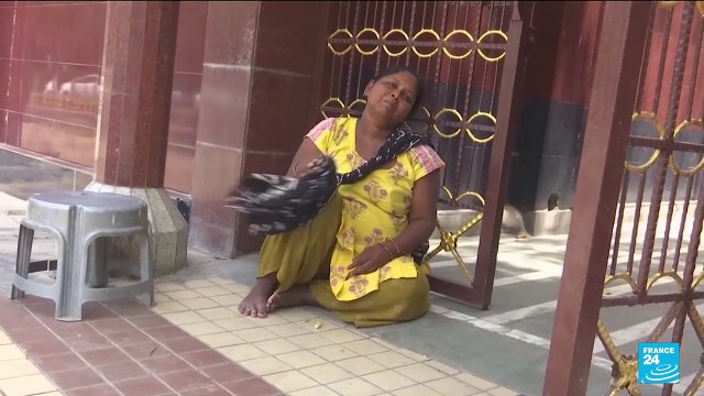 South Asia wilts in heat as Delhi rubbish dump burns