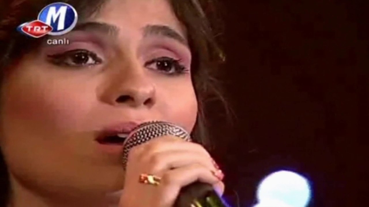 Sinem Fatma Genç / Sen kimseyi sevemezsin sevmeyeceksin