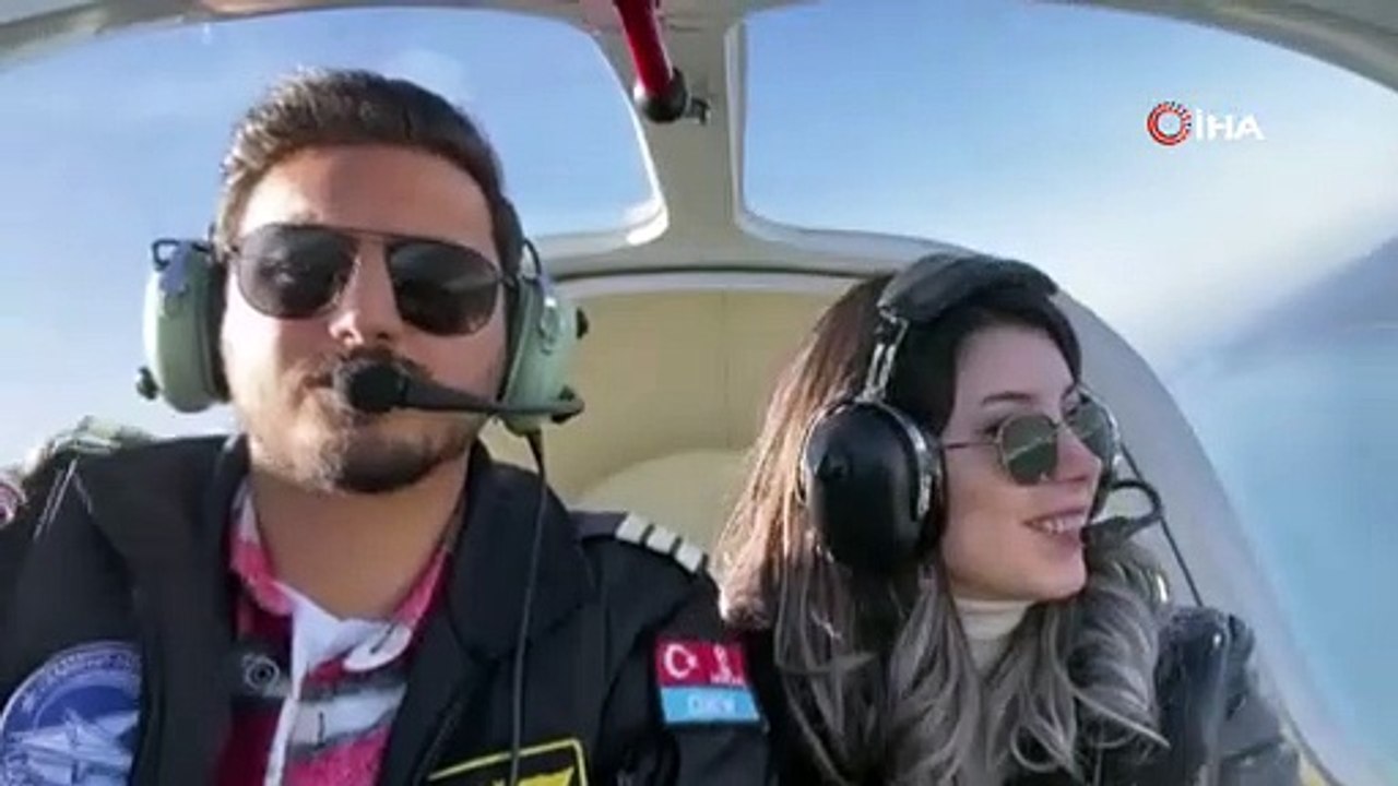 Uçak kazasında ölen pilotun, sevgilisine uçak içerisinde evlilik teklifi ettiği anlar ortaya çıktı