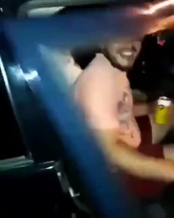 Un conducteur un peu trop chaud se rate bien comme il faut