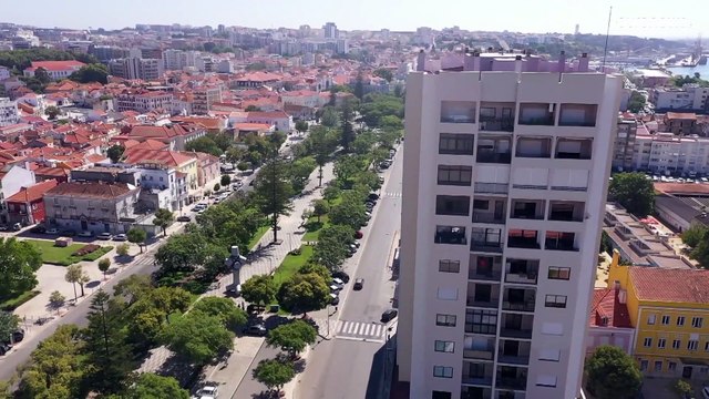 Ucranianos recebidos por apoiantes de Putin em Setúbal