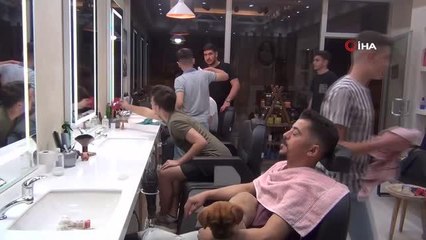 Berberler sahura kadar mesai yapıyor