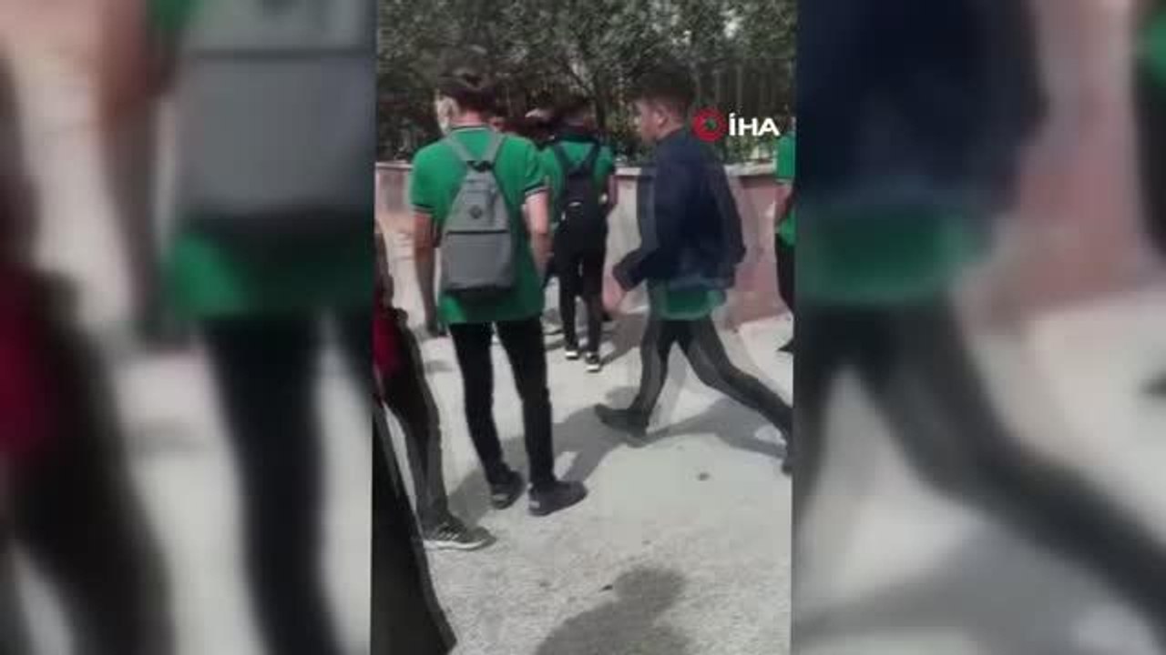 Okul önünde dehşet anları kamerada... Liseli genç arkadaşlarının gözü önünde bıçaklandı