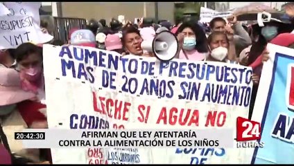 Madres del vaso de leche protestan en contra de ley que modifica la preparación de leche evaporada