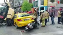 Eyüpsultan'da feci kaza; minibüs taksinin üstüne devrildi