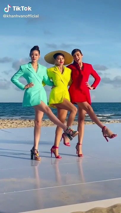 Sao Việt lên đồ như cột đèn giao thông: bộ ba giám khảo đi tấu hài là chính