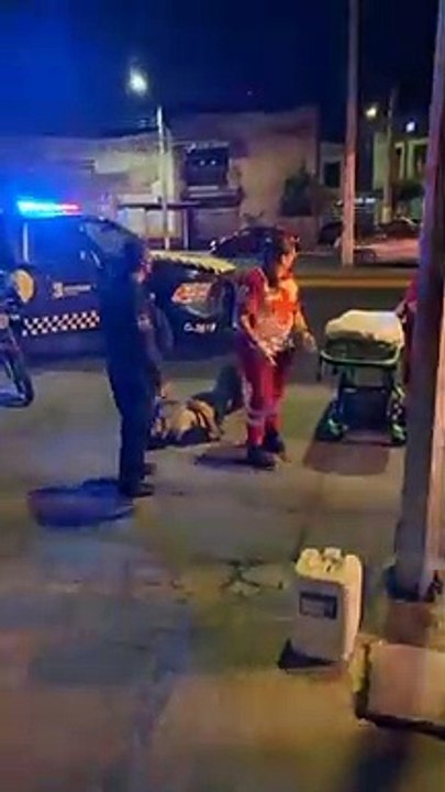 “Live“ Hombre agredido con arma blanca tras un asalto en la colonia Oblatos