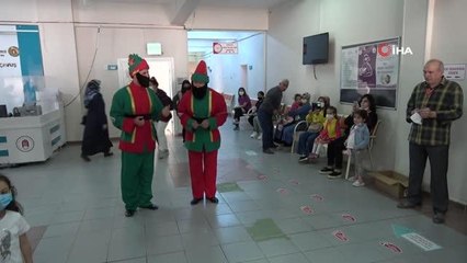 Son dakika haber... Hastanede çocuklara Hacivat ve Karagöz'lü bayram sürprizi