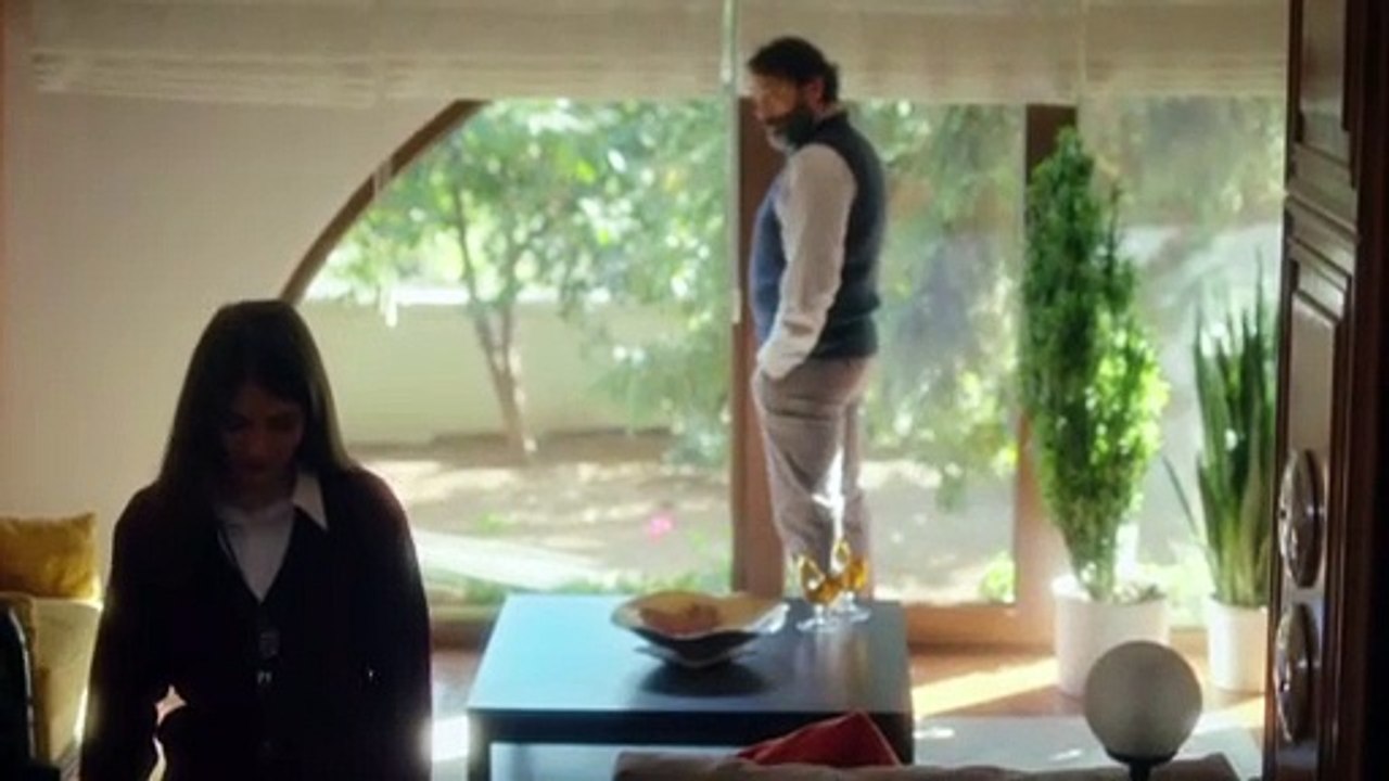 Stiletto Vendetta - Capítulo 3 - Audio Español - Ufak Tefek Cinayetler - Vídeo Dailymotion