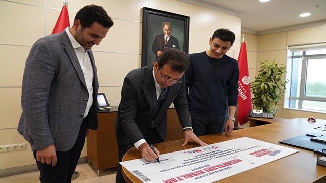 İmamoğlu, Askıda Genç Bilet kampanyasına destek oldu: Herkesi davet ediyorum