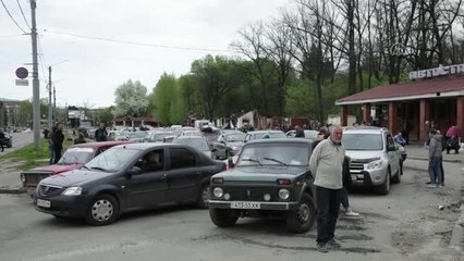 Çatışmaların yoğunlaştığı Ukrayna'nın doğusundan tahliyeler devam ediyor