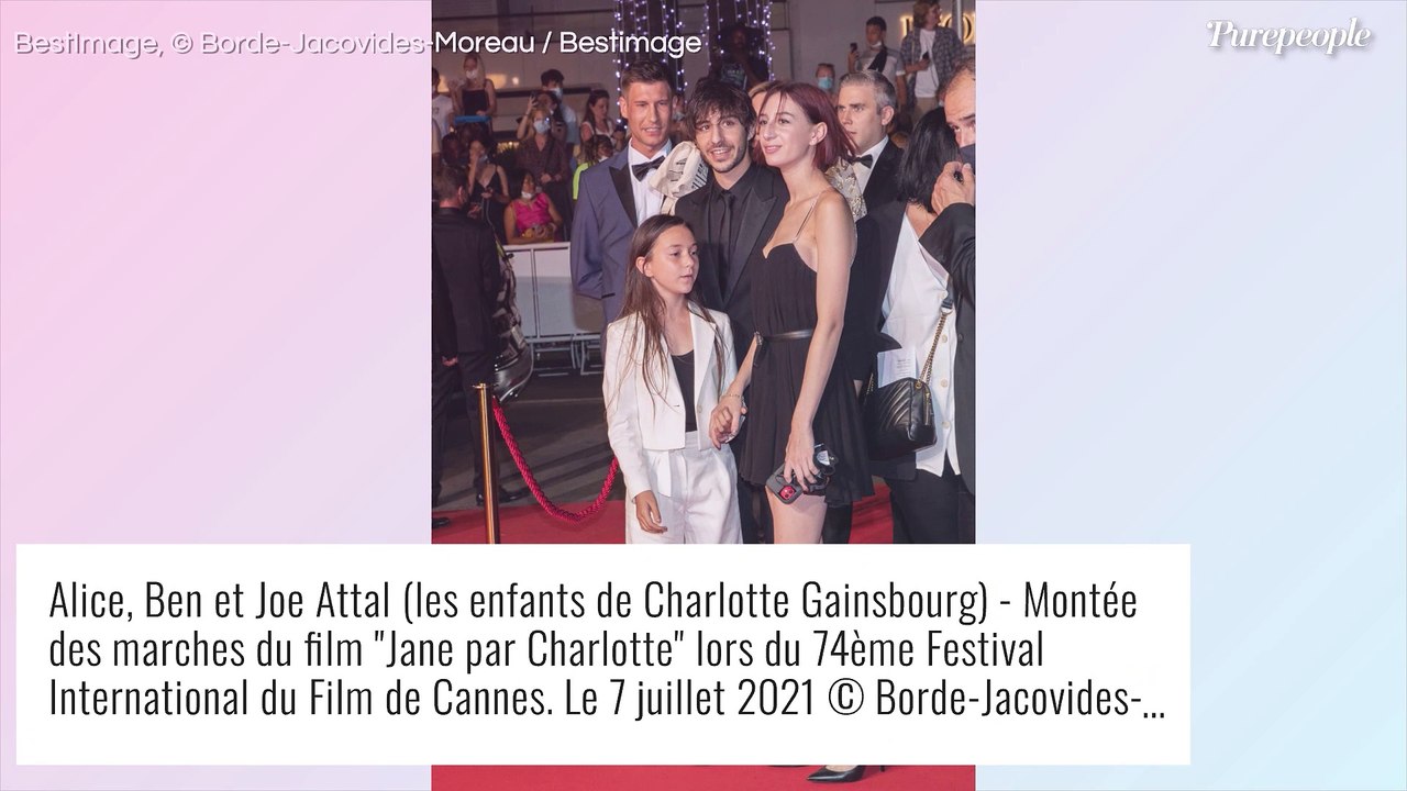 Charlotte Gainsbourg en maillot de bain : une "hot mamma" au top avec sa fille Alice !