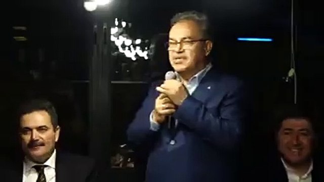 AKP MKYK üyesi açık mikrofonu unuttu: AKP'li belediye başkanına 'dangalak' dedi