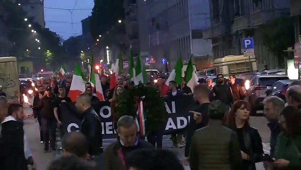 Corteo dei neofascisti per Ramelli: in mille fanno il saluto romano alla chiamata del "presente"