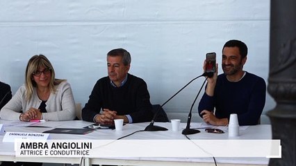 Ambra Angiolini al concerto del primo maggio, il collegamento al telefono in attesa del tampone