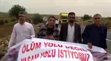Urfa'da Çok Sık Kaza Yaşanan Yolun Genişletilmesi İçin CHP'lilerden Protesto Yürüyüşü