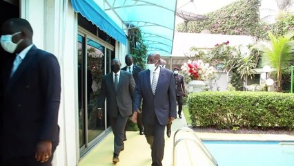 Le Vice-président Tiémoko Meyliet Koné échange avec son prédécesseur Daniel Kablan Duncan