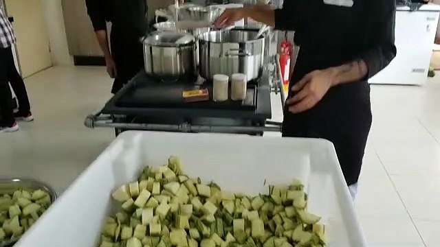 Feijoada vegana beneficente acontece em parceria com as ONG's