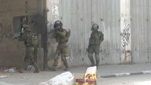 Batı Şeria'da Filistinli gençlerle İsrail güçleri arasında çatışma yaşandı