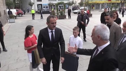 Bakan Özer: "Haftada 5 gün eğitimi bugünlere taşıyabilmekten büyük mutluluk duyuyoruz"