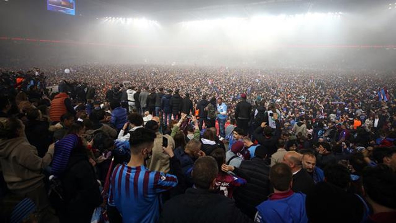 Trabzonspor'a spor, sanat, siyaset camiasından tebrik mesajları yağıyor