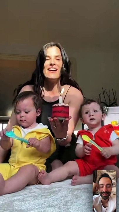 Τανιμανίδης: Το βίντεο με την Μπόμπα και τις δίδυμες να του εύχονται χρόνια πολλά από βίντεο- κλήση!