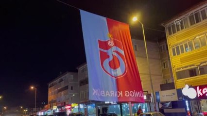 Trabzonspor taraftarları şampiyonluğu kutluyor