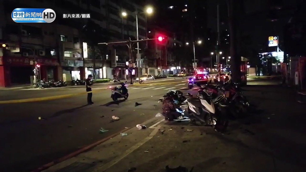 土城車禍3重傷 無照少年遭紅牌重機撞飛三公尺 一度沒呼吸心跳
