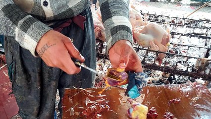 Yoksulun bayram yiyeceği tavuk ve hindi kafaları oldu