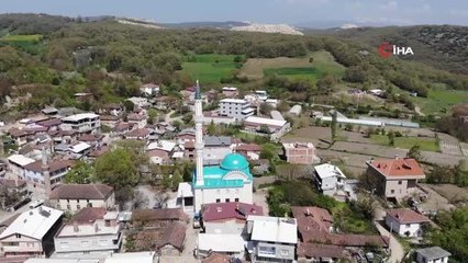 Kadınların ekmek yaparak yaptırdığı cami ibadete açıldı