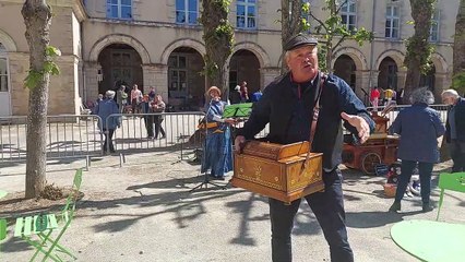 Alençon : la Brocante du 1er mai en musique