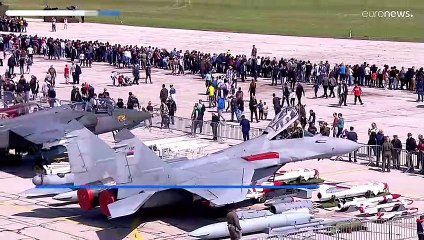Επίδειξη όπλων και δυνατοτήτων από τον σερβικό στρατό